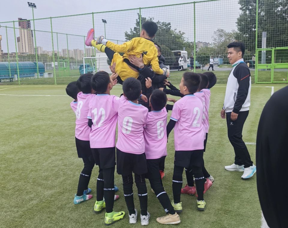 om, 无六年级, 冠亚军决赛